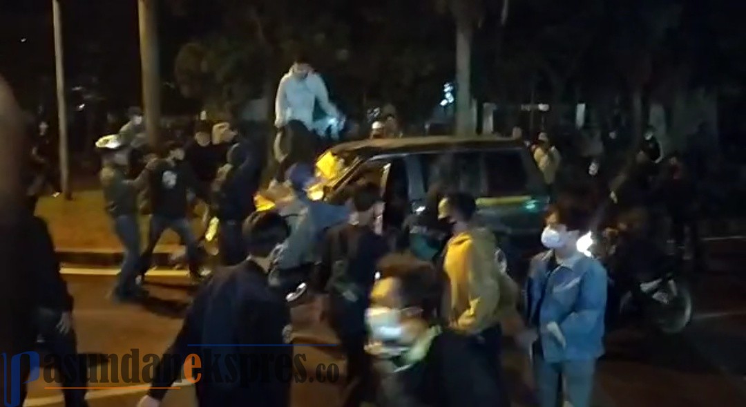 Demo Omnibus Law di DPRD Jabar Ricuh, 10 Orang Ditangkap Polisi