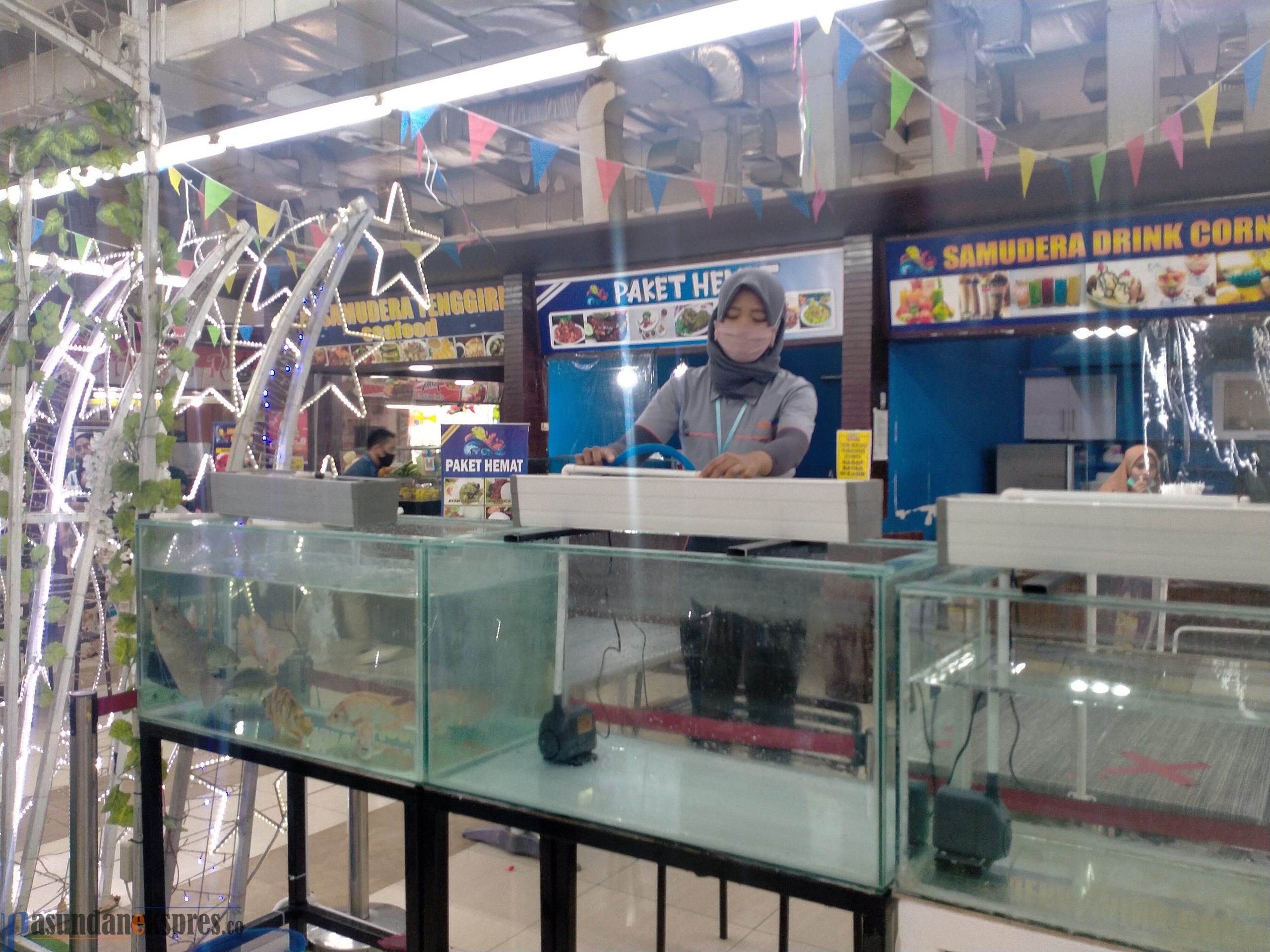 Festival Seafood KCP Galuh Mas Sajikan Ikan Segar