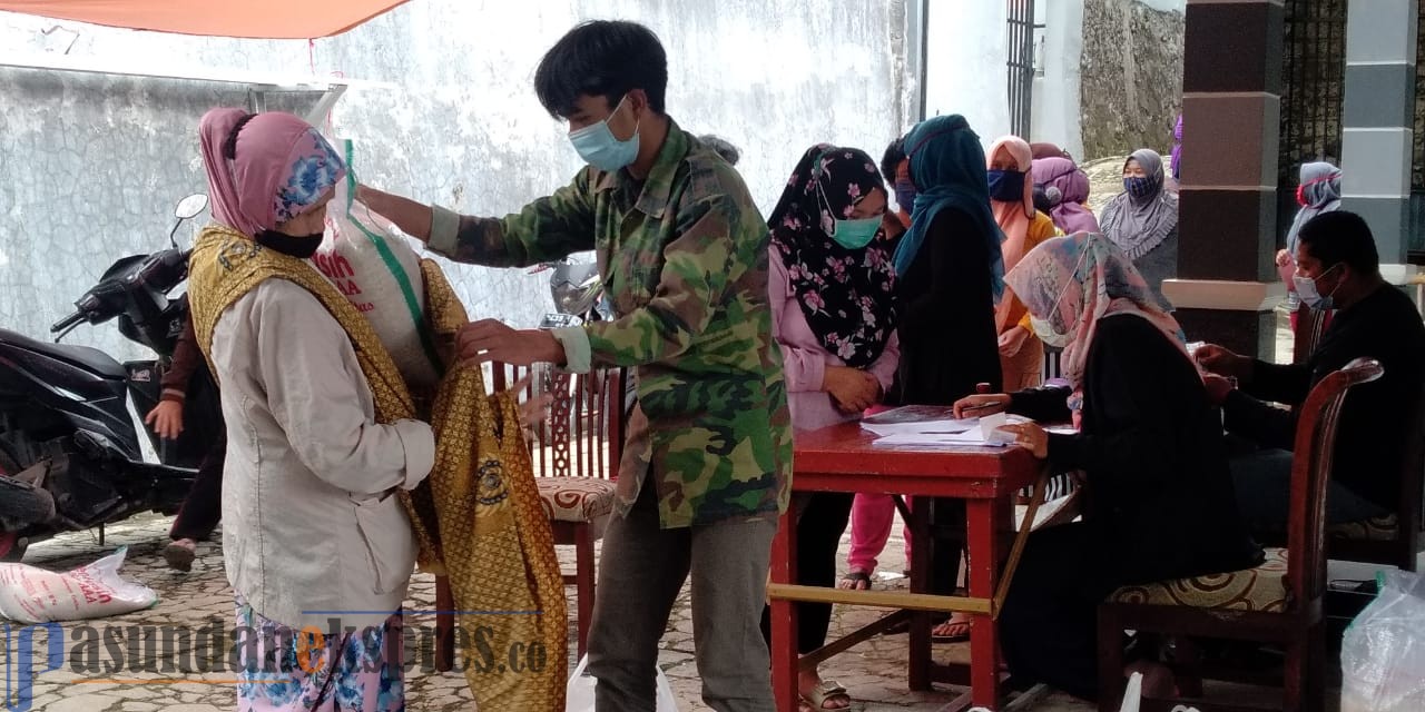 Warga Lembang mendapat BPNT, Eneng Rosida: Sangat Bermanafat Sekali Ditengah Pandemi