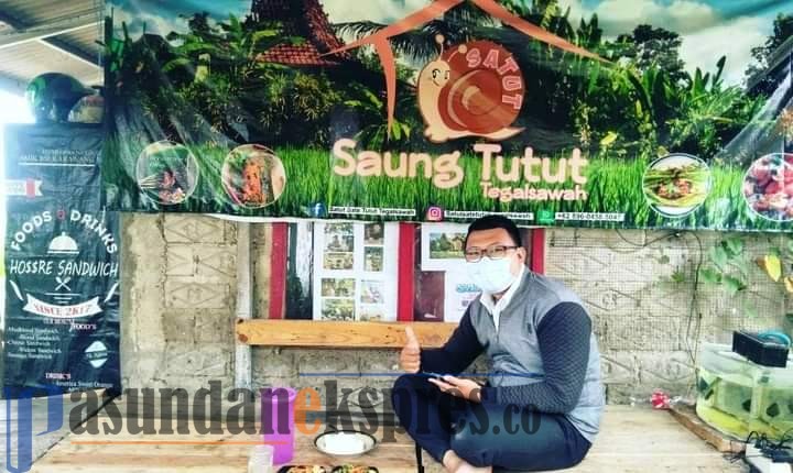 Menikmati Sate Tutut Mang Cepot di Pinggir Sawah