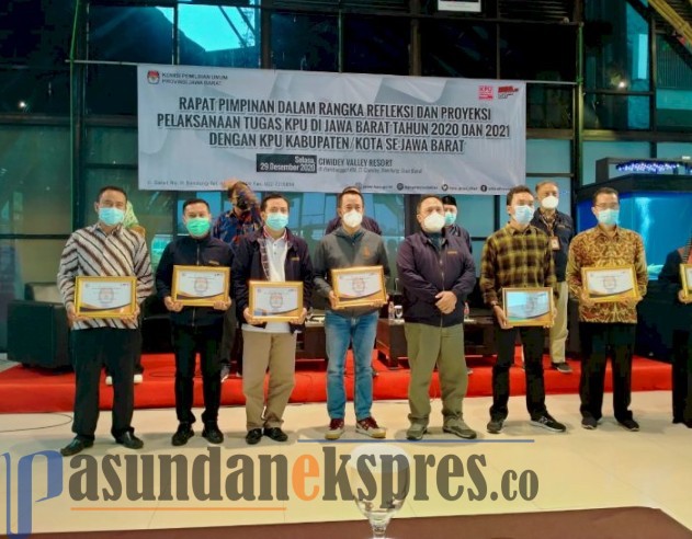 KPU Kabupaten Karawang Enam Penghargaan, Berikut Prestasinya