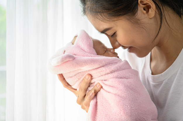 Ide Kumpulan Nama Bayi Perempuan yang Lahir Bulan Juni untuk Buah Hati