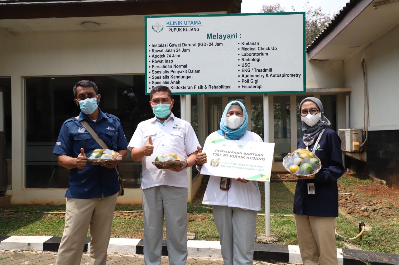 Berikan 300 Paket Bantuan, Pupuk Kujang Dukung Gerakan Buah Nusantara