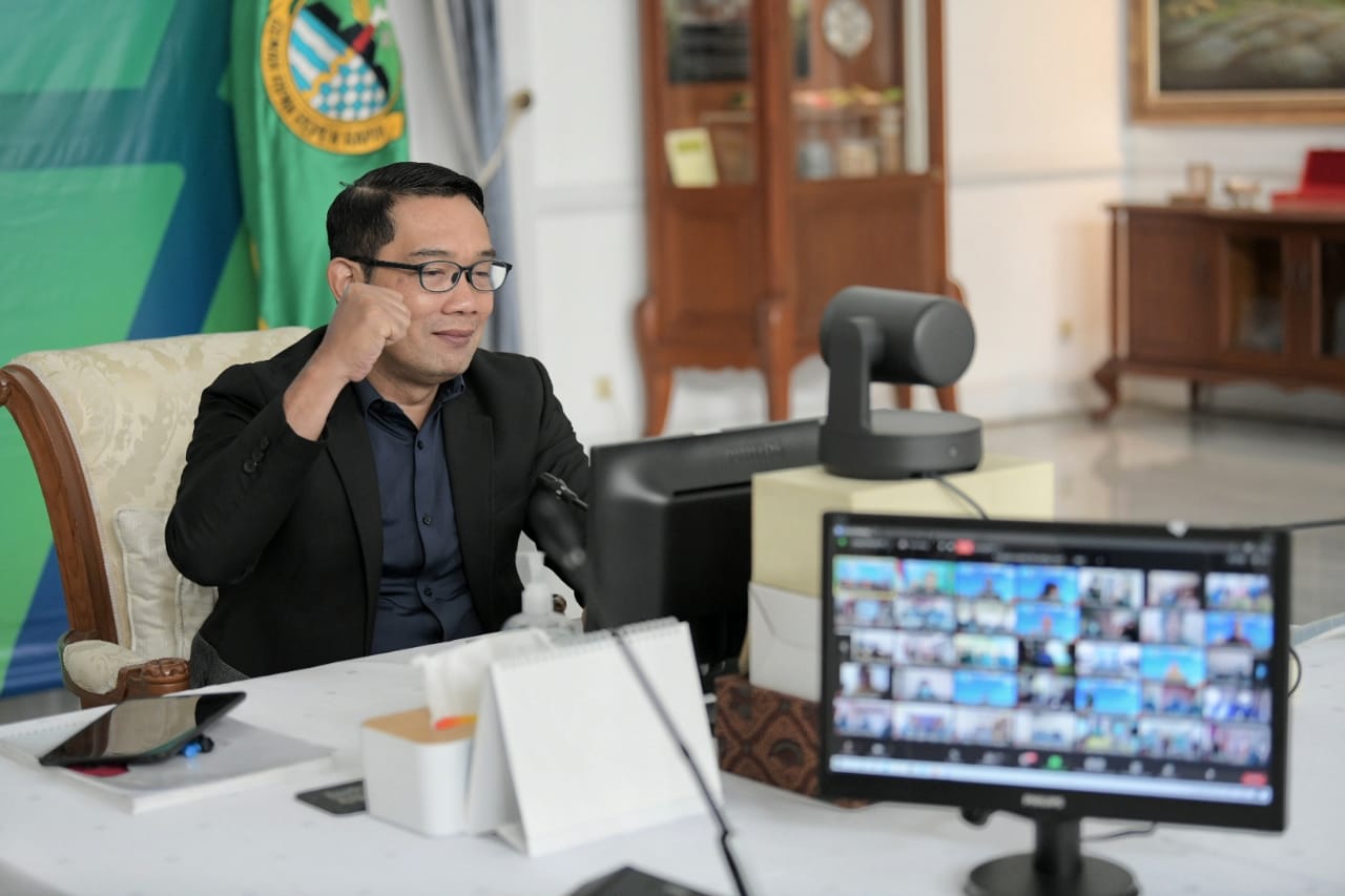 Gubernur Jawa Barat (Jabar) Ridwan Kamil saat meresmikan Program Bersama Gerakan Pangan Mandiri via konferensi video dari Gedung Pakuan, Kota Bandung, Selasa (24/8/2021). (Foto: Pipin/Biro Adpim Jabar)