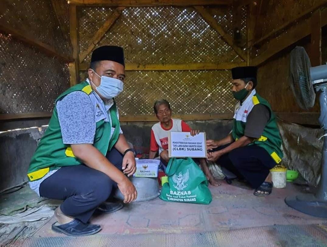 Para Lansia Siap - Siap, Baznas Sambangi Rumah Berikan CLBK