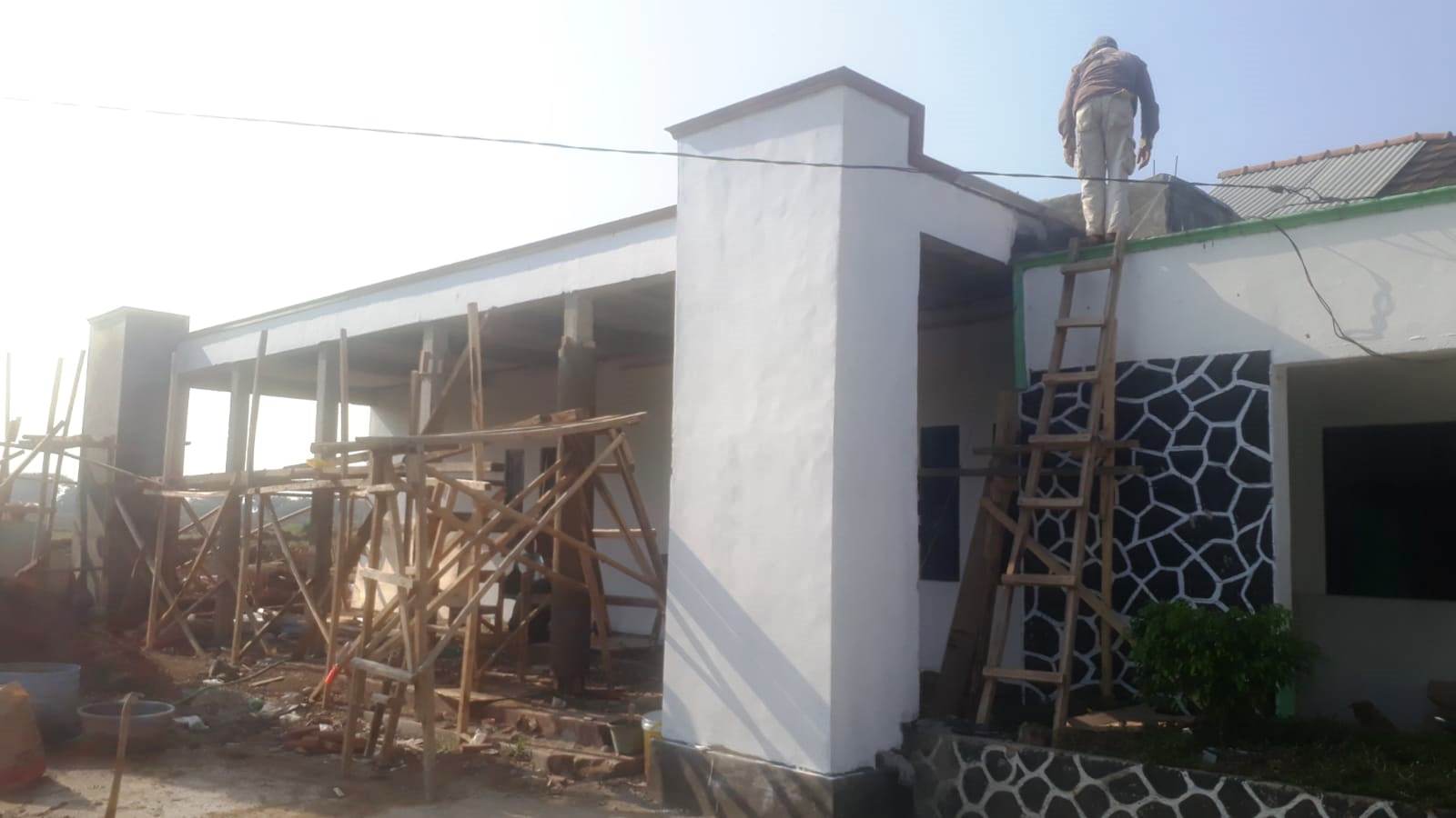 Pemdes Gunungsari Lanjutkan Pembangunan Kantor Desa