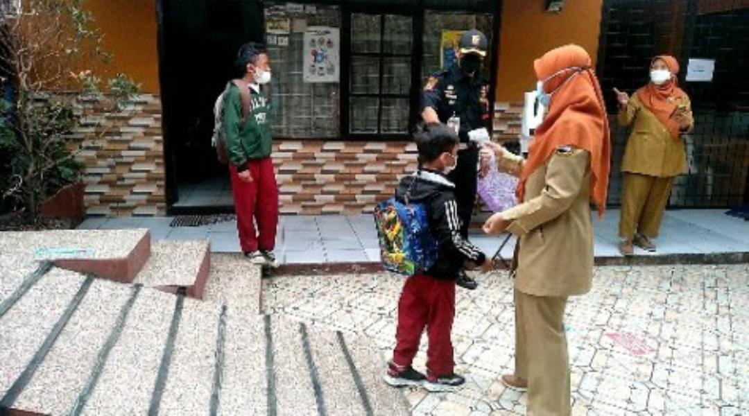 Disiplin Prokes Tetap Diperketat, pelaksanaan pembelajaran tatap muka terbatas di Bandung Barat Berjalan Lancar