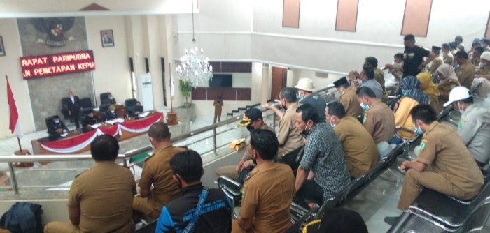 Buntut APBD Perubahan Belum Ditetapkan, Puluhan Kades di Subang Datangi Gedung DPRD