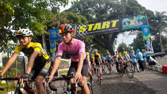 Babak Kualifikasi Balap Sepeda di Subang Dimulai, Ratusan Pesepeda Tempuh Jarak 33 KM