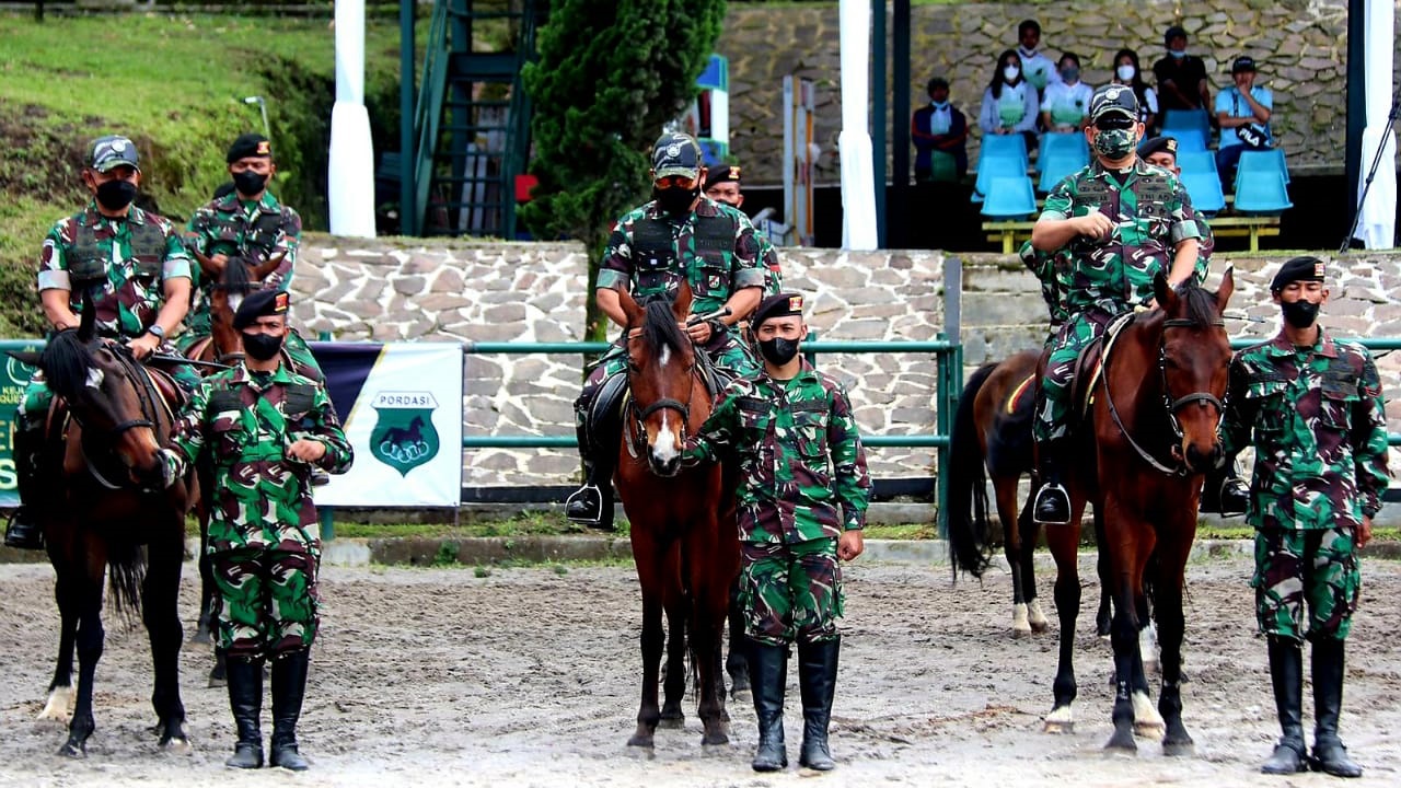 TNI AD Siapkan Atlet Berkuda