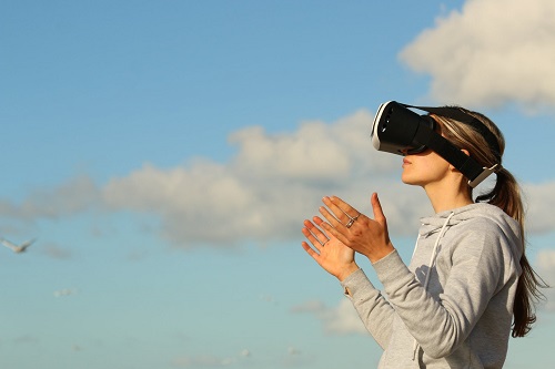 Prediksi Meta, Ini 5 Tren Sosial yang Bakal Pengaruhi Bisnis Tahun 2022 (ilustrasi virtual reality)