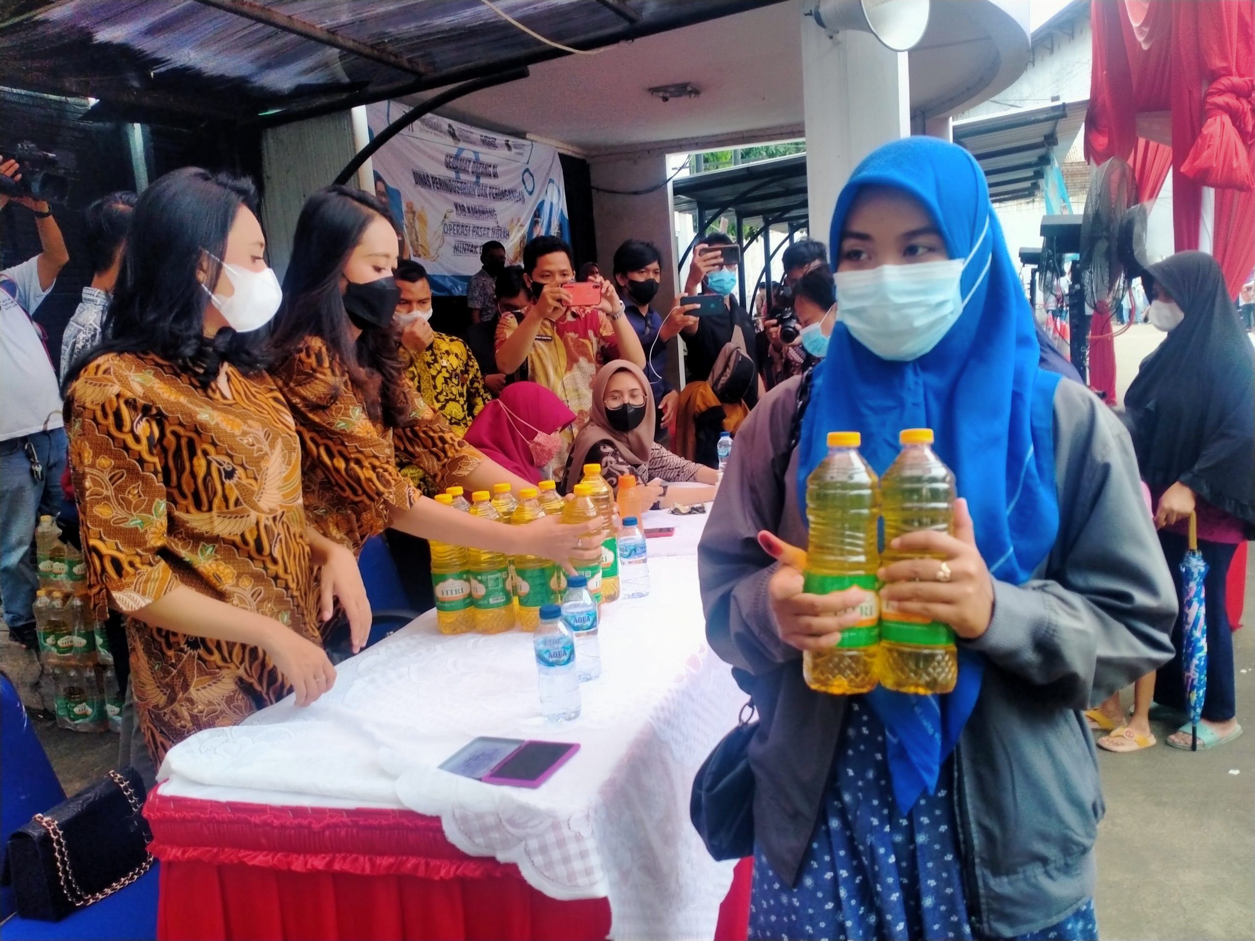Operasi Pasar Murah di Karawang, Disperindag Siapkan 7.200 Liter Minyak Goreng dengan Harga Rp14.000