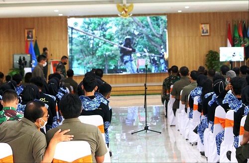 KULIAH UMUM: Kepala Staf Angkatan Darat Jenderal TNI Dudung Abdurachman saat memberikan kuliah umum kepada Mahasiswa-Mahasiswi Unjani, Rabu (9/2). DOK PENDAM III SILIWANGI