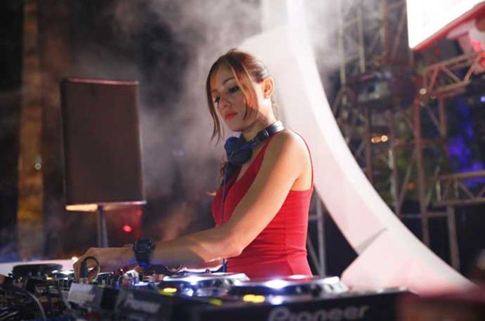 Terjerat Kasus Narkoba, DJ Chantal Dewi Diamankan!
