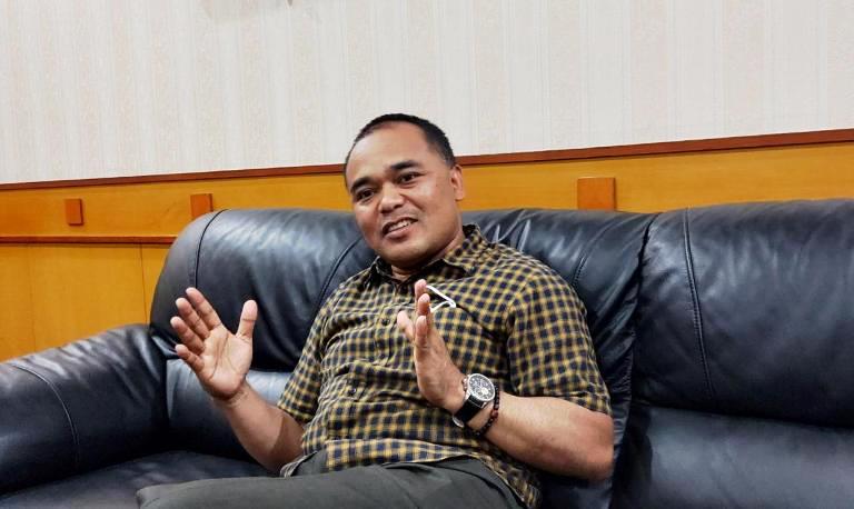 TERBUKA: Ketua DPD Golkar Kabupaten Bandung Sugianto mengatakan, partai Golkar terbuka untuk siapapun yang mau bergabung. JABAR EKSPRES
