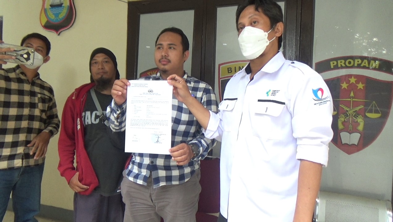 BMI Sulawesi Selatan Laporkan Pendeta yang Ingin Hapus 300 Ayat Al-Qur'an! (BMI Sulsel telah melaporkan Saifuddin ke Polda Sulsel.)