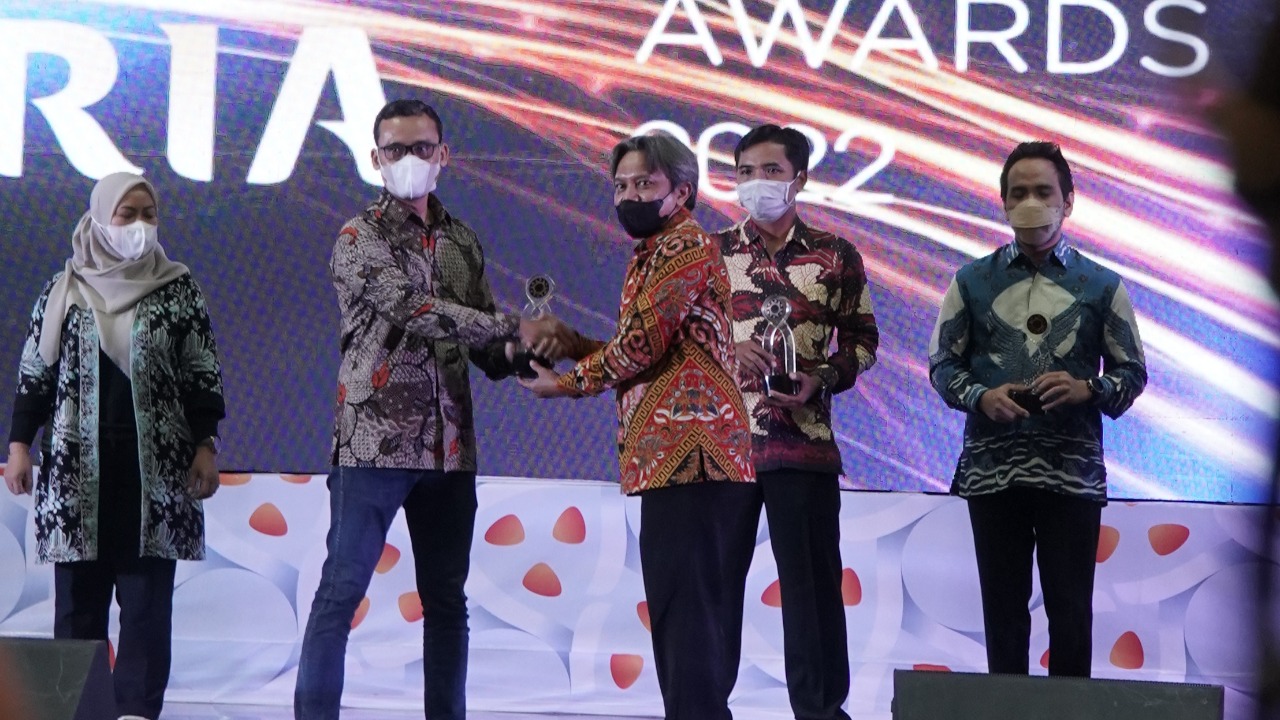 Jawa Barat Raih Tiga Penghargaan PUBLIC RELATIONS INDONESIA Awards 2022 Aplikasi Pikobar dan akun IG Humas Jabar & Jabarprovgoid Kembali Sabet Penghargaan