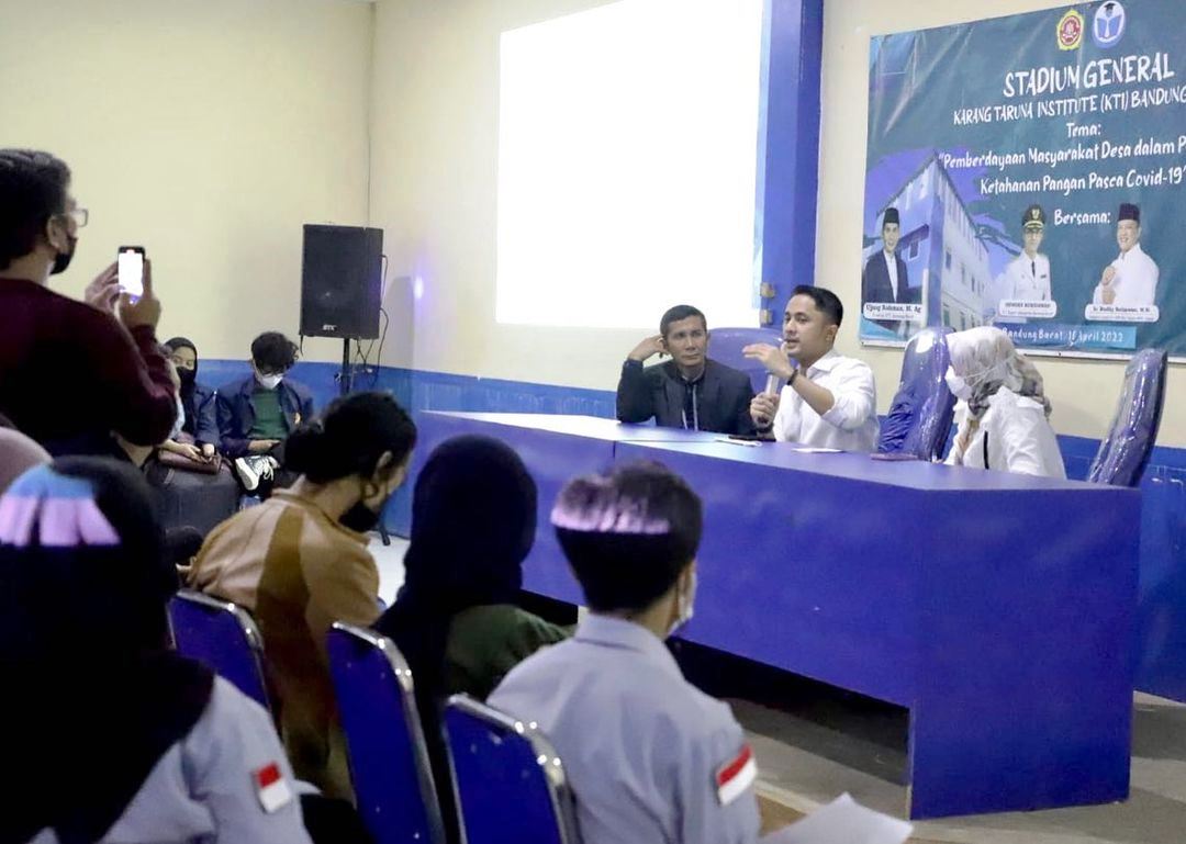 DISKUSI: Plt Bupati Bandung Barat Hengky Kurniawan saat Diskusi bersama Karang Taruna Kabupaten Bandung Barat. IST