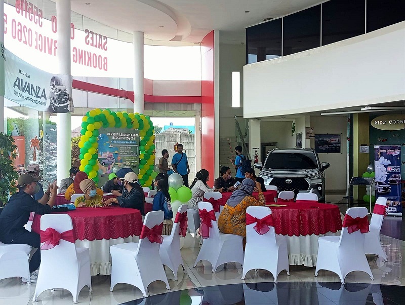 KEGIATAN RAMADAN: Showroom event Wijaya Toyota Pamanukan yang menghadirkan berbagai promo bulan ramadan di tahun 2022. YOGI MIFTAHUL FAHMI PASUNDAN EKSPRES