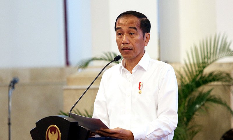 KEBIJAKAN: Presiden Jokowi memutuskan untuk membuka lagi ekspor crude palm oil (CPO) hingga minyak goreng. JPNN