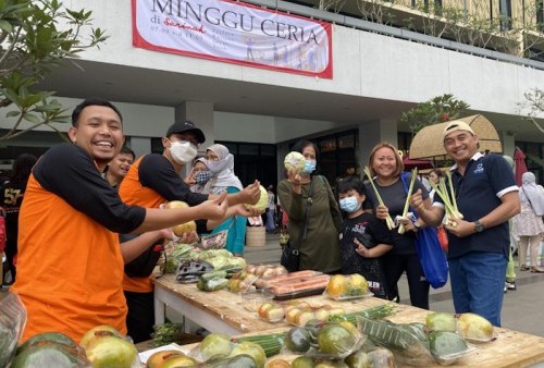 BAZAR: Produk sayur dan buah Kopontren Al-Ittifaq disambut dengan antusiasme tinggi masyarakat pada gelaran bazar minggu ceria di Sarinah, Thamrin, Jakarta.FIN