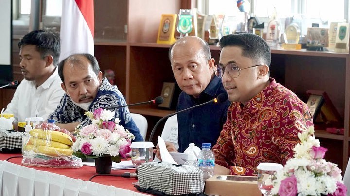 KUNGKER: Plt Bupati Bandung Barat Hengki saat menerima kunjungan kerja Komisi II DPR RI Kompleks Perkantoran Pemda Bandung Barat, Rabu (8/6). ISTIMEWA