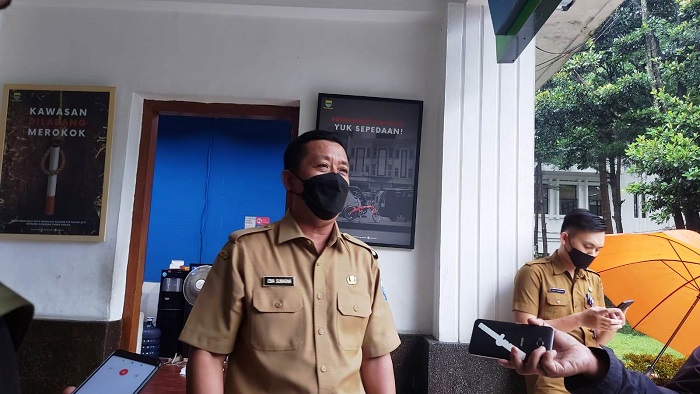 MENANGGAPI: Sekretaris Daerah (Sekda) Kota Bandung, Ema Sumarna tanggapi masalah sengketa lahan Dago Elos.JABAR EKSPRES