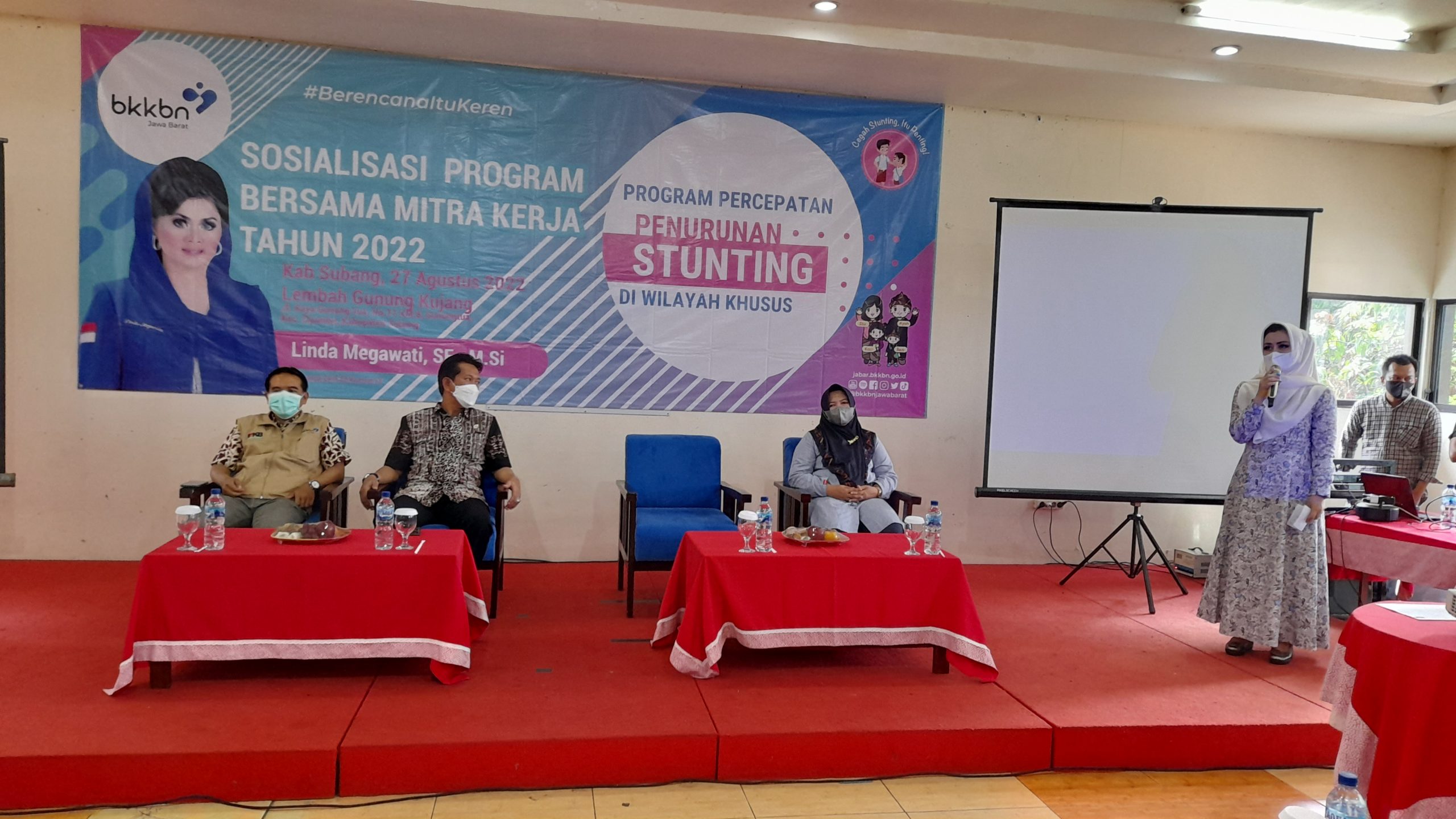 DPR RI Komisi IX dan BKKBN Jawa Barat Sosialisasikan Percepatan Penurunan Stunting