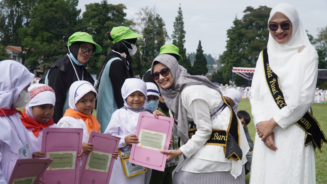 Simulasi Manasik Haji Diikuti Ribuan Anak PAUD, Sonya : Mudah-mudahan Perilaku Anak yang Dekat dengan Agama Dapat Membentuk Karakter Berakhlak Baik