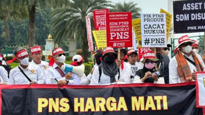Dosen PPPK Demo Istana