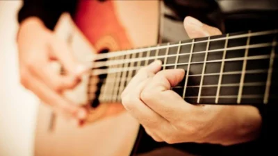 Belajar Gitar Dengan Mudah dan Cepat!