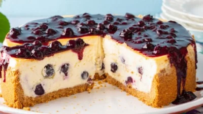 Pict Blueberry Cheesecake via The Pioneer Woman