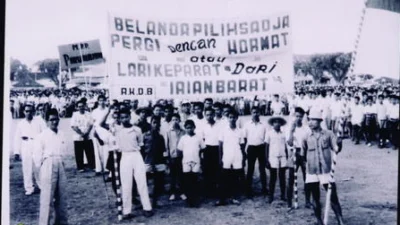 Suasana Rapat Umum Pembebasan Irian Barat (Digunakan untuk Hari Peringatan Pembebasan Irian Barat). Sumber foto dari Dinas Perpustakaan dan Arsip Daerah Istimewa Yogyakarta