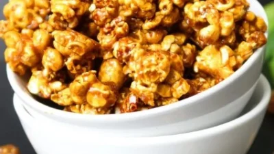 Buat Camilan Popcorn Caramel Lezat yang Renyah Dikunyah. Sumber Foto via Recipe Winners