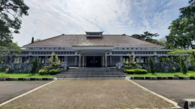 Societeit – Sebuah Cagar Budaya dari Kota Sisingaan, Subang, Jawa Barat