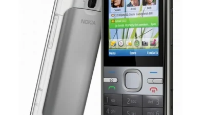 HP Nokia C5: Ponsel Jadul yang Tetap Jadi Pilihan Bagi Pecinta Klasik. Sumber Gambar via AmTelefon