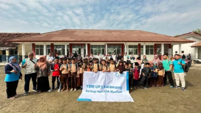 PLN UP3 Karawang dan YBM PLN Salurkan Bantuan untuk Anak-anak SDN Sadari I di Hari Anak Nasional 2023