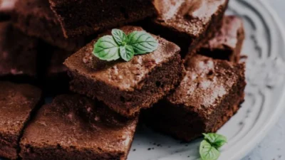 Resep Mudah Kue Brownies Lumer Abis, Rasakan 1 Kelezatan Cokelat yang Meleleh di Mulut