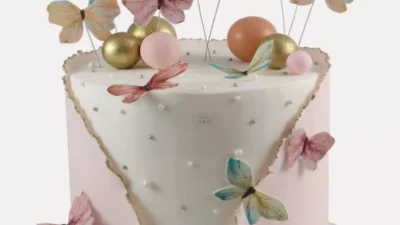 4 Cara Menghias Cake Kupu Kupu: Simple tapi Tetap Mewah. (Sumber Gambar via Wow Sweets)