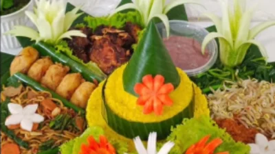 Bikin Tumpeng Nasi Kuning Ala Zaman Now, Gak Kuno deh