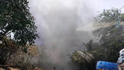 Kepulan Asap Hitam Pembakaran Batu Kapur Diduga Penyebab Polusi Udara Jakarta
