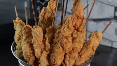 Resep Sate Ayam Kentucky, Sajian Ayam Crispy yang Simpel Bisa Jadi Ide Jualan (image from screenshot Youtube ivd cooking)
