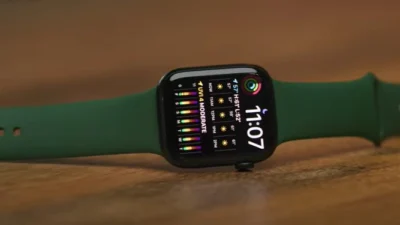 Simak Keunggulan Apple Watch 7 yang Bisa Kamu Pamerkan ke Temanmu (image from screenshot Youtube The Verge)