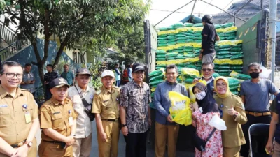 Ketua DPRD Kota Bandung, Tedy Rusmawan Apresiasi Kolaborasi Operasi Pasar Beras Medium