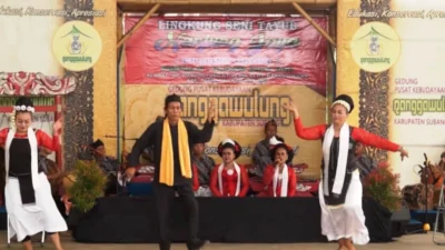 Tayub Kosar: Kesenian Jawa Barat Hasil Akulturasi yang Terkenal di Subang