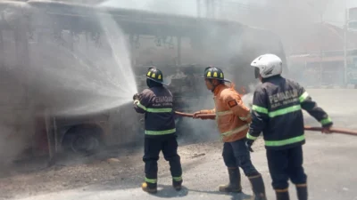 Kronologi dan Penyebab Bus Terbakar di Depan SPBU Tambakmekar Jalancagak 