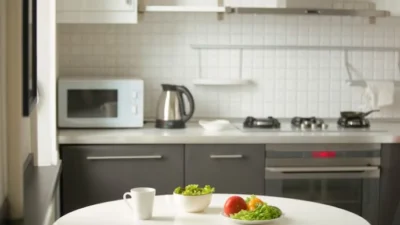 Tips Memilih Meja Makan yang Minimalis Untuk Tampilan Dapur Lebih Modern (image from Freepik yanalya)