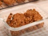 Resep Oat Choco Cookies, Kreasi Kukis Kering yang Nikmat dan Renyah (image from screenshot Youtube dapurumi)