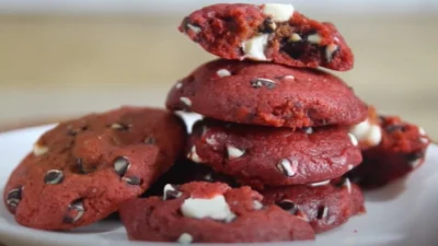 Resep Red Velvet Almond Cookies, Dijamin Tekstur Renyah Bikin Ketagihan (image from screenshot Youtube sunday mande)