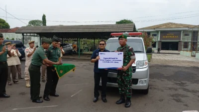 BRI Cabang Subang Serahkan 1 Unit Mobil Ambulance ke Kodim 0605 Subang